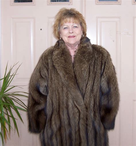 Granny In Fur Coat Porn Videos 